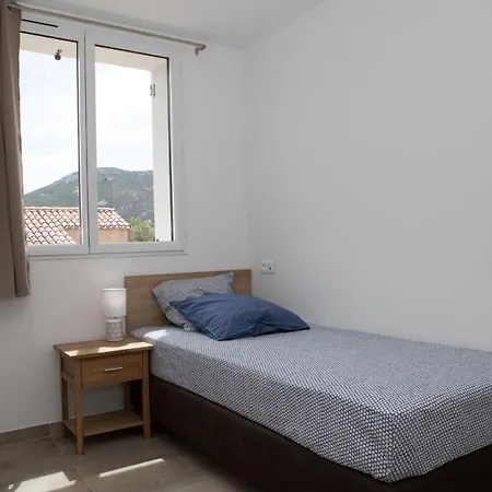 Les Muriers Apartman