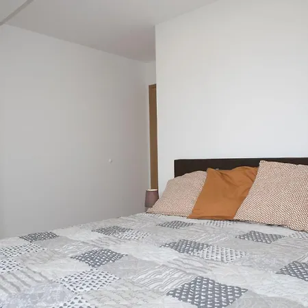 Les Muriers Apartment