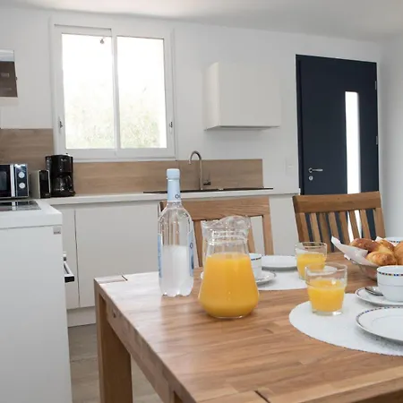Les Muriers Apartman