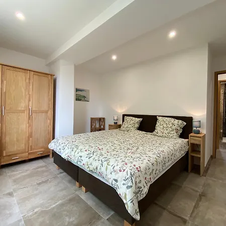 Les Muriers Apartment