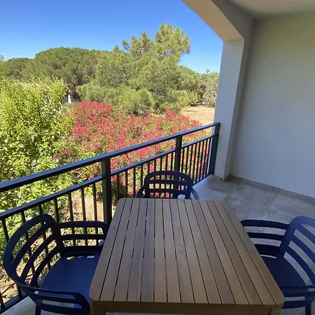 Les Muriers Apartment *