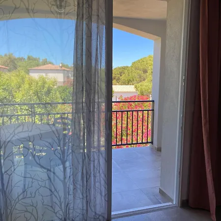 Les Muriers Apartman