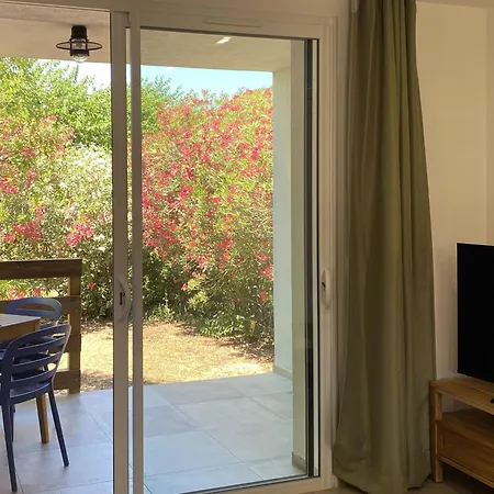 Les Muriers Apartment