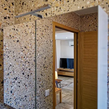 Les Muriers * كالفي