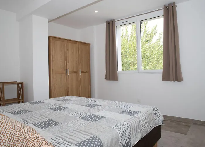 Les Muriers 公寓 *