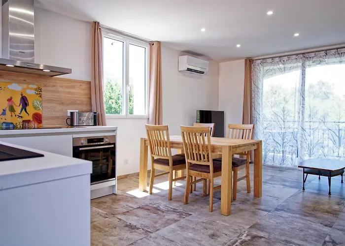 Les Muriers 卡尔维