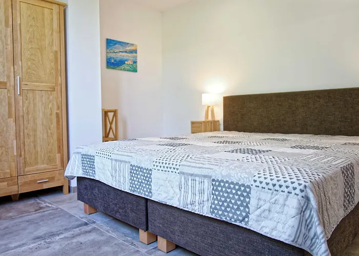 Les Muriers Apartman *