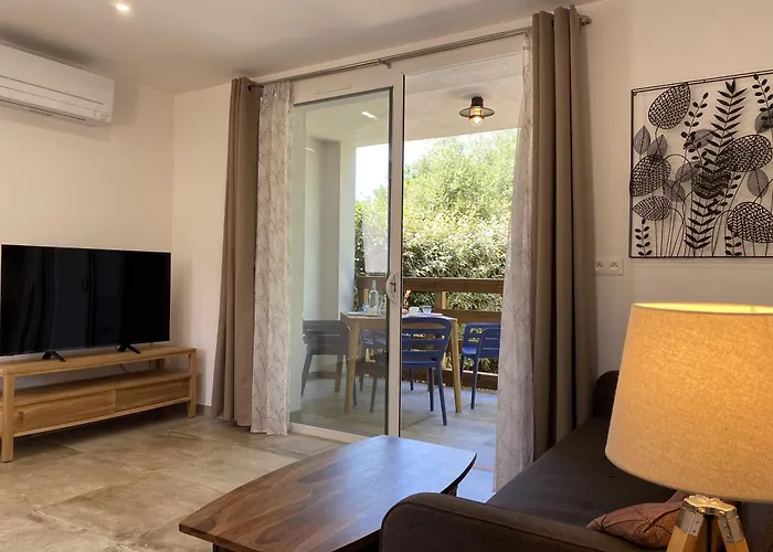 Les Muriers Apartman