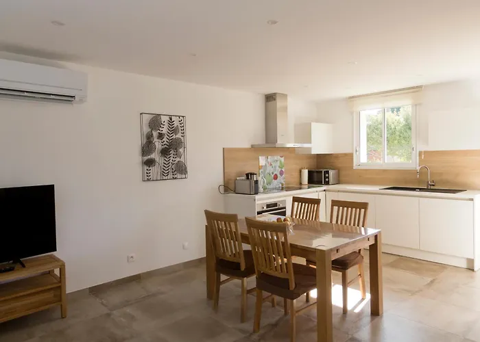 Les Muriers 公寓 *